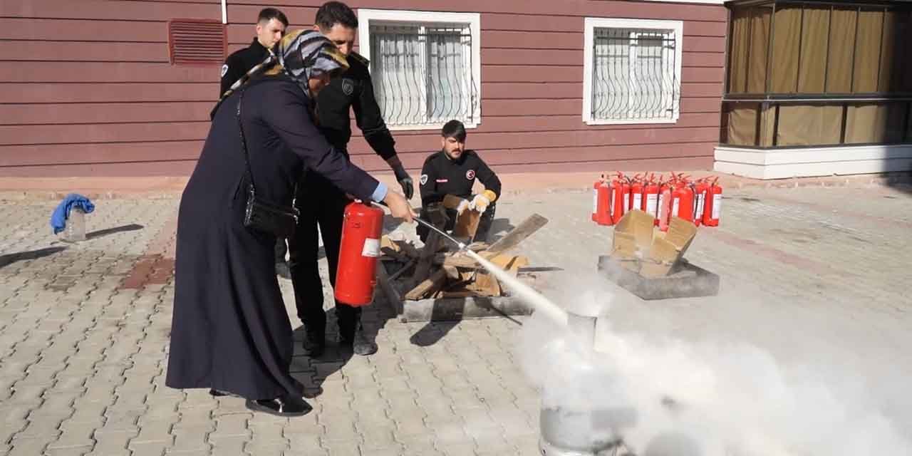 Kırıkkale’de vatandaşa yangın eğitimi veriliyor