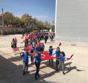 ÖĞRENCİLER CUMHURİYET YÜRÜYÜŞÜ YAPTILAR - Kırıkkale Haber, Son Dakika Kırıkkale Haberleri