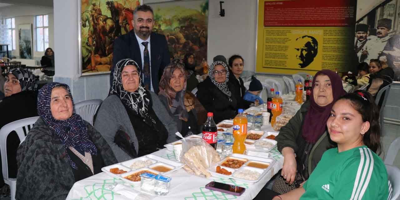 hacilarda-sehitler-iftar-yemeginde-anildi4.jpg